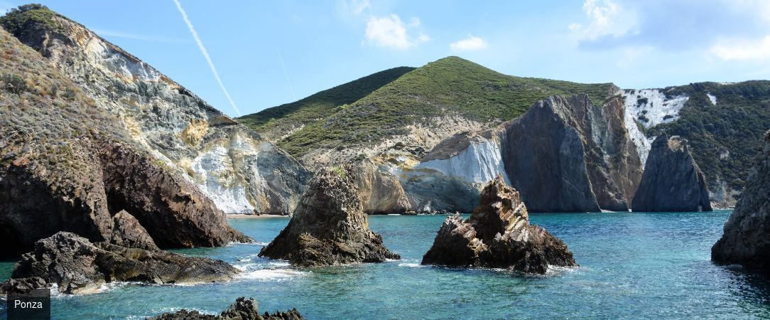 Italie en mer : histoire & culture - Croisière de 7 nuits, des trésors de Rome aux îles volcaniques du sud de l'Italie, rythmée par les conférences de Raphaël Enthoven. - Italie : Rome, côte amalfitaine & îles volcaniques