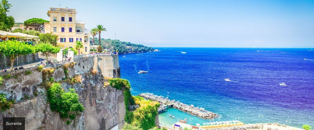 Italie en mer : histoire & culture - Croisière de 7 nuits, des trésors de Rome aux îles volcaniques du sud de l'Italie, rythmée par les conférences de Raphaël Enthoven. - Italie : Rome, côte amalfitaine & îles volcaniques