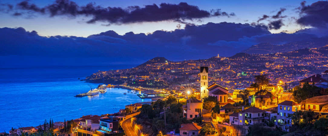 Madère – Réveillon entre océan et volcans - Circuits de 5 nuits à Funchal, entre traditions de Noël, tour de l’île et spectacle pyrotechnique unique au monde. - Madère, Portugal