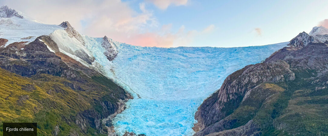 Au cœur des Fjords chiliens et des terres australes - Trois croisières de 18 à 20 jours entre glaciers, fjords et villes mythiques du bout du monde, du Chili à l’Argentine en passant par l’Uruguay. - Argentine, Chili & Uruguay : Patagonie et Terres Australes