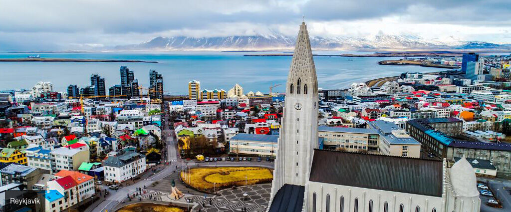 Islande : sources chaudes et routes arctiques - Autotour de 5 nuits en Islande, au cœur de l’hiver, entre bains géothermiques, fjords enneigés et paysages lunaires, sur les routes du nord jusqu’au cercle arctique. - Islande : de Reykjavik au Akureyri