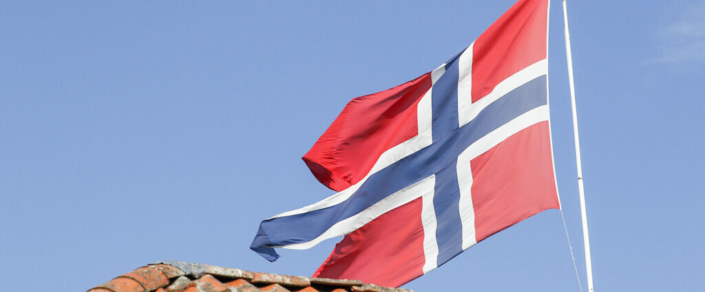 Croisière entre fjords et mythes, l'absolue Norvège - Croisière de 10 nuits dans les fjords norvégiens : un voyage majestueux entre montagnes, cascades, villages côtiers & légendes scandinaves, du 12 au 22 juin 2026. - Norvège : Bergen, Tromsø, Cap Nord