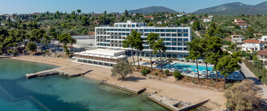 Kappa Club Mirage City ★★★★★ - Une adresse raffinée en Grèce, entre l’azur de l’Égée et les montagnes, face à la baie de Saint-Minas. - Île d’Eubée, Grèce