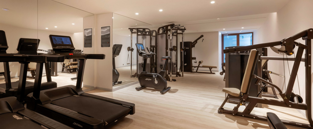 Kappa Club Mirage City ★★★★★ - Une adresse raffinée en Grèce, entre l’azur de l’Égée et les montagnes, face à la baie de Saint-Minas. - Île d’Eubée, Grèce