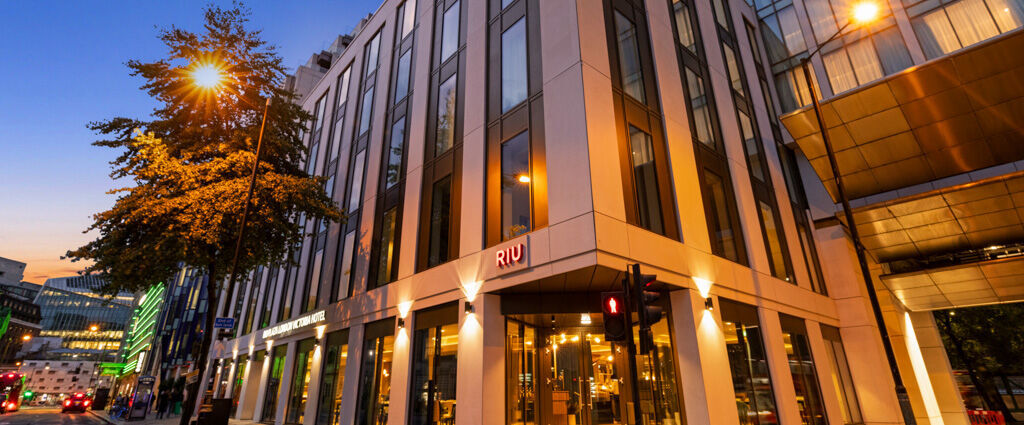 Jet Tours RIU Plaza London Victoria ★★★★ - Une adresse contemporaine au cœur de Westminster, idéale pour explorer Londres à pied, entre élégance urbaine et confort moderne. - Londres, Royaume-Uni