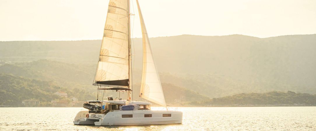 Adriatique secrète en catamaran de luxe - Une croisière de 7 nuits en mer Adriatique, entre cités    historiques classées, baies préservées et navigation intimiste en catamaran de luxe. - Croatie & Monténégro