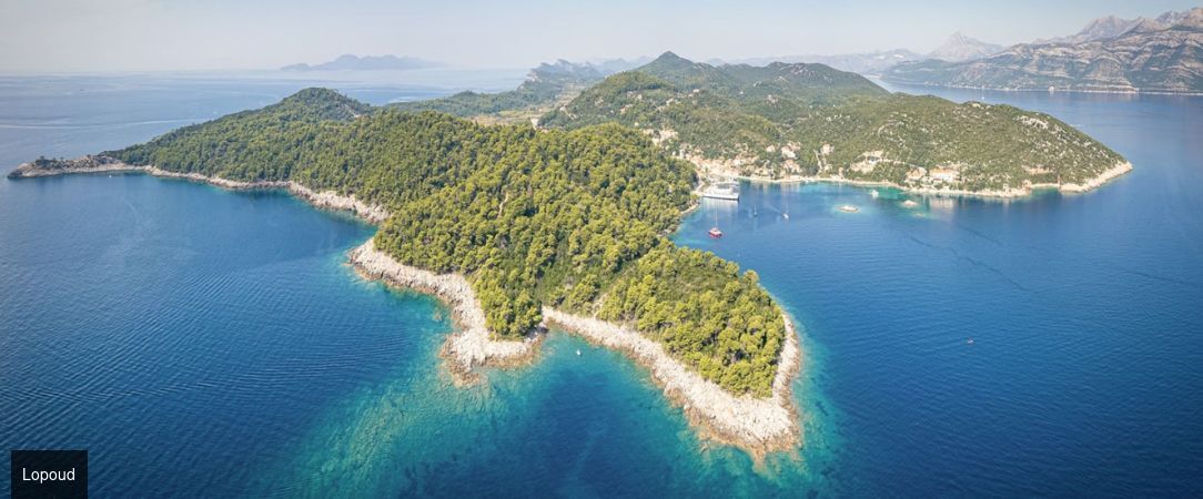Adriatique secrète en catamaran de luxe - Une croisière de 7 nuits en mer Adriatique, entre cités    historiques classées, baies préservées et navigation intimiste en catamaran de luxe. - Croatie & Monténégro