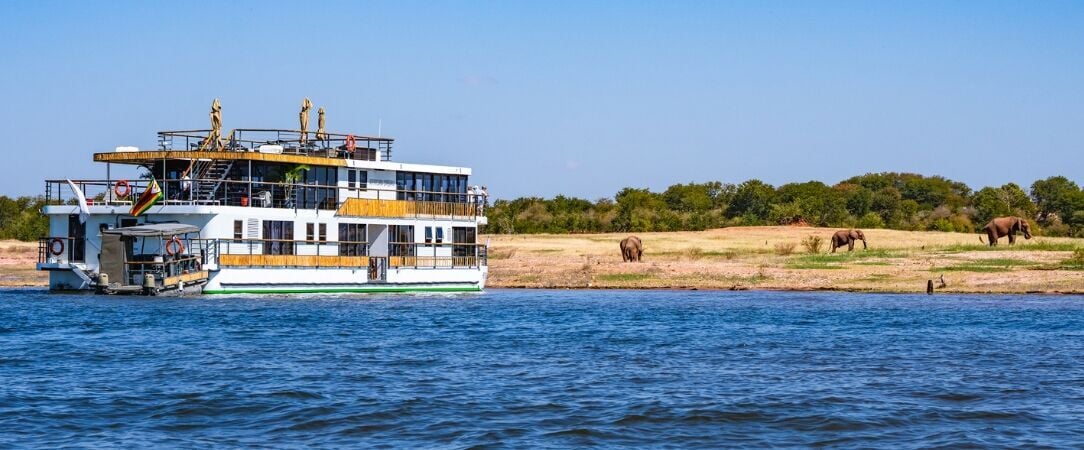 Safari-croisière au fil du Zambèze - Croisière-safari de 8 nuits en Afrique australe ; parcs mythiques de Chobé et de Matusadona, traditions namibiennes et paysages grandioses des chutes Victoria. - Afrique australe