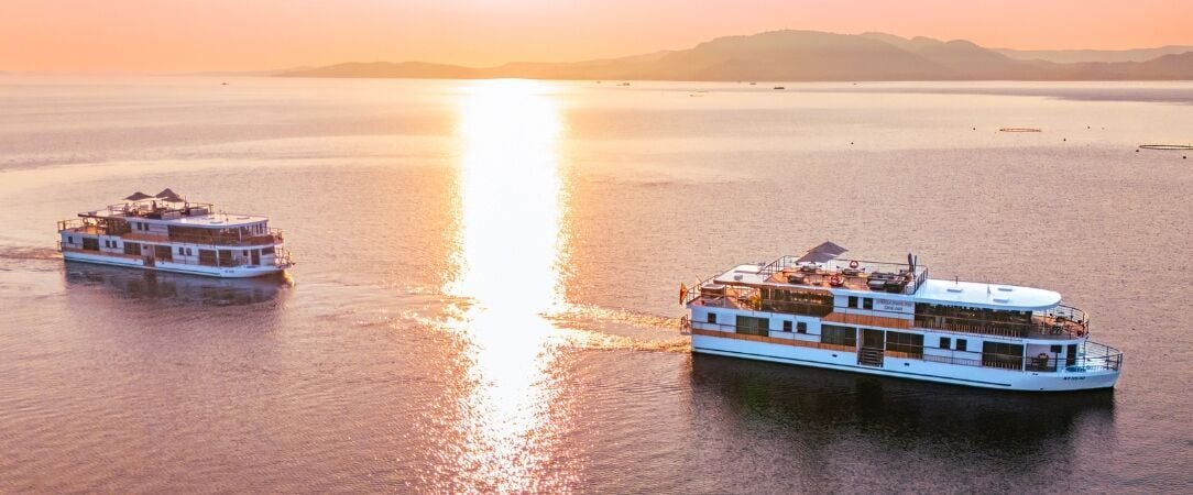 Safari-croisière au fil du Zambèze - Croisière-safari de 8 nuits en Afrique australe ; parcs mythiques de Chobé et de Matusadona, traditions namibiennes et paysages grandioses des chutes Victoria. - Afrique australe