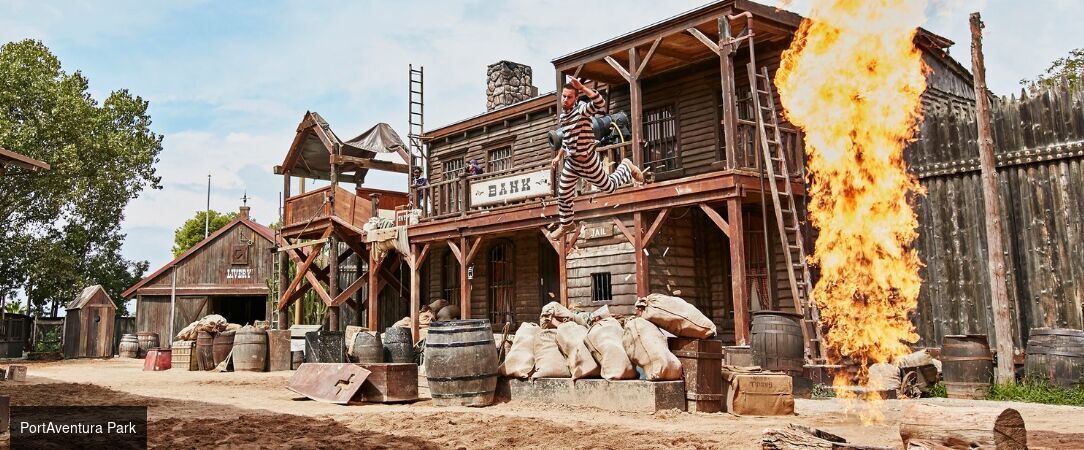 PortAventura Park & Ferrari Land et Hotel Eurosalou & Spa ★★★★ - Un hôtel confortable en demi-pension à Salou pour profiter du PortAventura Park et de Ferrari Land en famille ou entre amis. - Salou, Espagne