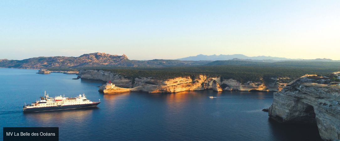 Grand tour de Corse : une croisière au fil des trésors de l'île de beauté - Croisière de 7 nuits autour de la Corse, entre citadelles perchées, calanques spectaculaires et traditions insulaires. - Corse, France