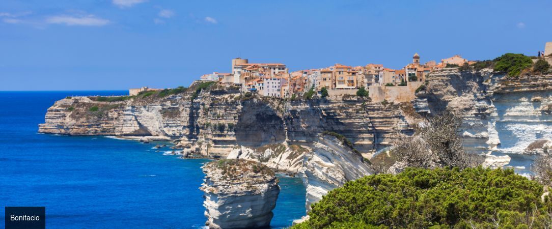 Grand tour de Corse : une croisière au fil des trésors de l'île de beauté - Croisière de 7 nuits autour de la Corse, entre citadelles perchées, calanques spectaculaires et traditions insulaires. - Corse, France