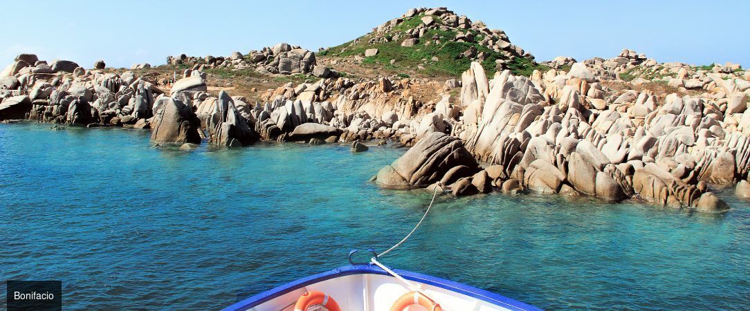 Grand tour de Corse : une croisière au fil des trésors de l'île de beauté - Croisière de 7 nuits autour de la Corse, entre citadelles perchées, calanques spectaculaires et traditions insulaires. - Corse, France