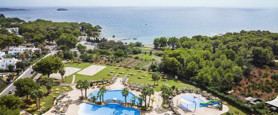 TUI Magic Life Cala Pada ★★★★ - Une parenthèse active et conviviale à Ibiza, au cœur d’une pinède face à la mer. - Ibiza, Espagne