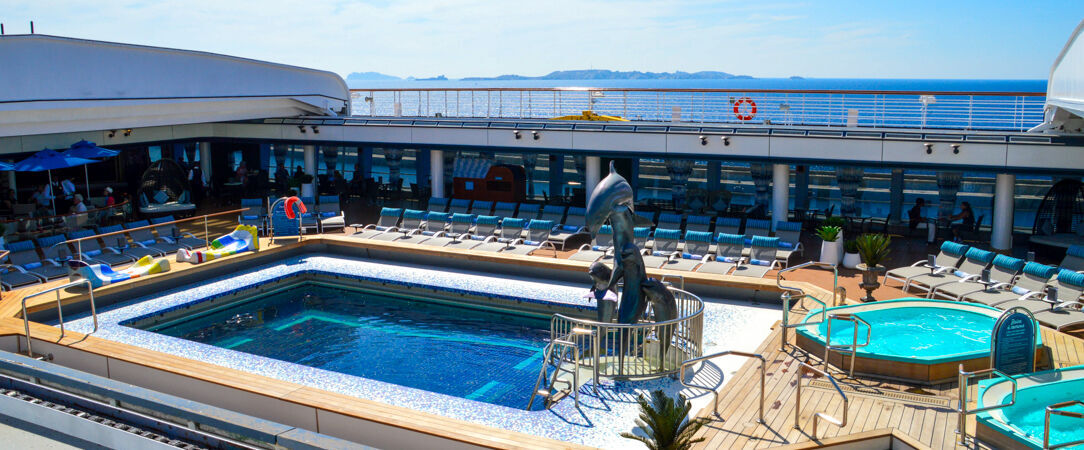 Croisière Odyssée tropicale : traversée transatlantique de Dunkerque à Pointe-à-Pitre - Croisière de 16 nuits : une traversée de l’Atlantique entre Europe, Açores et Caraïbes, à bord du Renaissance. - Atlantique & Caraïbes
