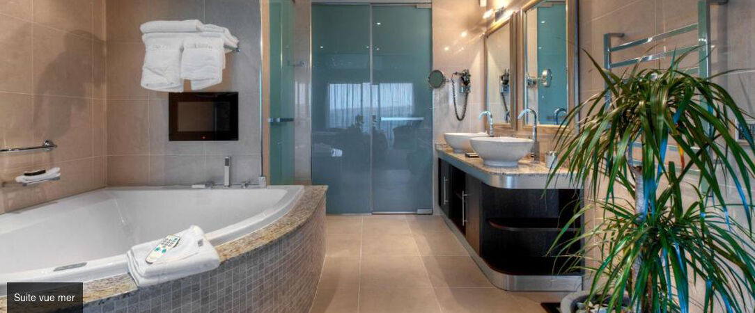 Radisson Blu Resort & Spa, Malta Golden Sands ★★★★★ - Douceur d’une baie maltaise & repos d’un hôtel cinq étoiles. - Malte