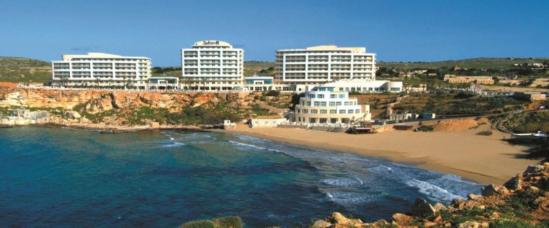 Radisson Blu Resort & Spa, Malta Golden Sands ★★★★★ - Douceur d’une baie maltaise & repos d’un hôtel cinq étoiles. - Malte