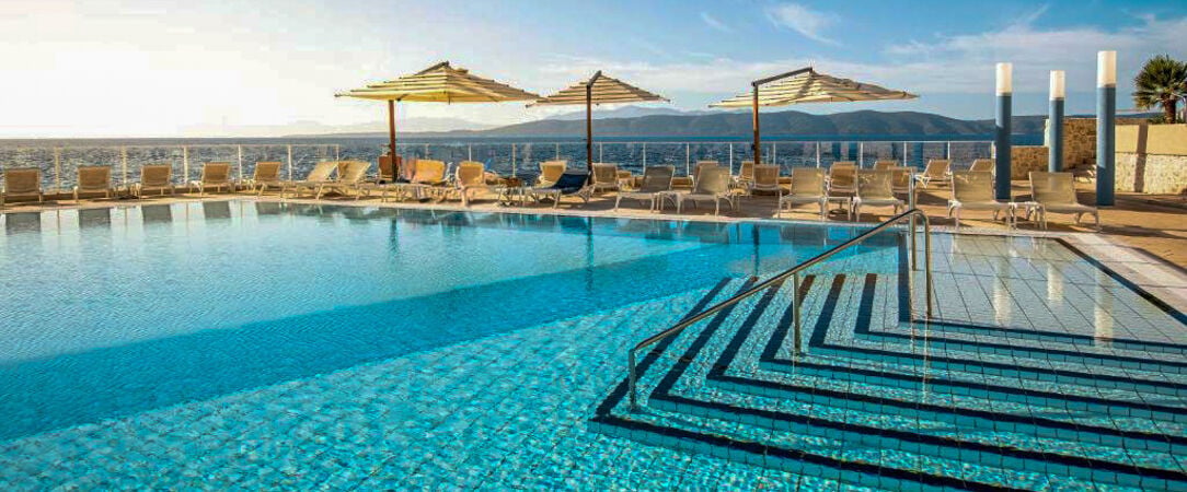 TUI BLUE Makarska ★★★★ - Adults Only 16+ - Un resort moderne et tranquille face à l'Adriatique, dans l'un des cadres naturels les plus saisissants de la Croatie. - Makarska, Croatie