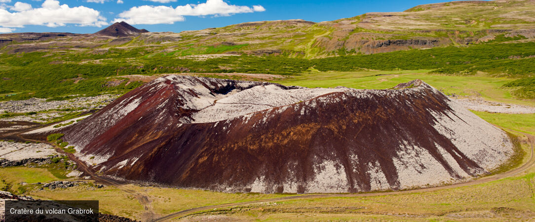 Sur la Route des Merveilles Islandaises - Autotour de 9 nuits à travers l’Islande, entre volcans, glaciers, cascades et paysages spectaculaires. - Islande