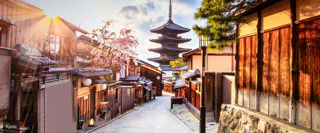 Tokyo, Kyoto et Osaka, avec l’entrée au Universal Studio - Circuit de 6 à 12 nuits à travers les trois villes emblématiques du Japon, entre temples millénaires, quartiers animés et culture pop. - Japon : Tokyo, Kyoto & Osaka