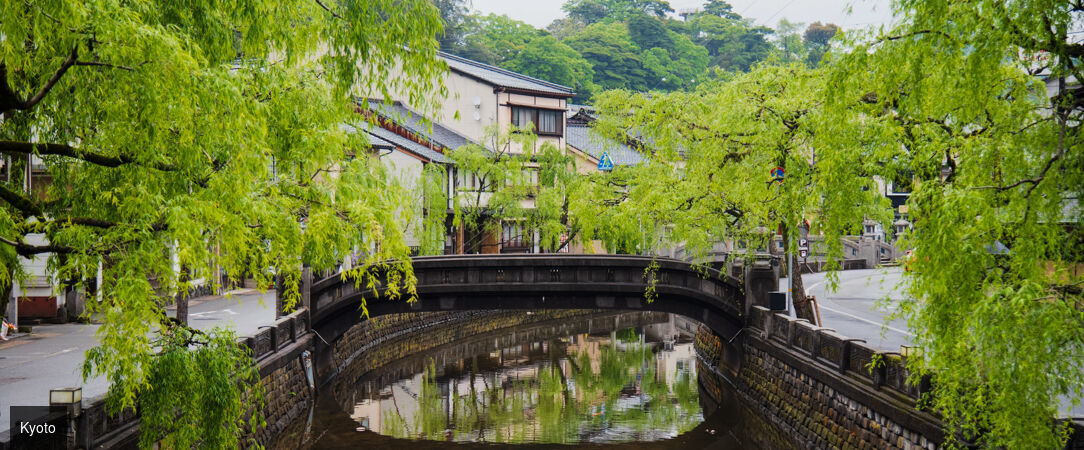 Tokyo, Kyoto et Osaka, avec l’entrée au Universal Studio - Circuit de 6 à 12 nuits à travers les trois villes emblématiques du Japon, entre temples millénaires, quartiers animés et culture pop. - Japon : Tokyo, Kyoto & Osaka