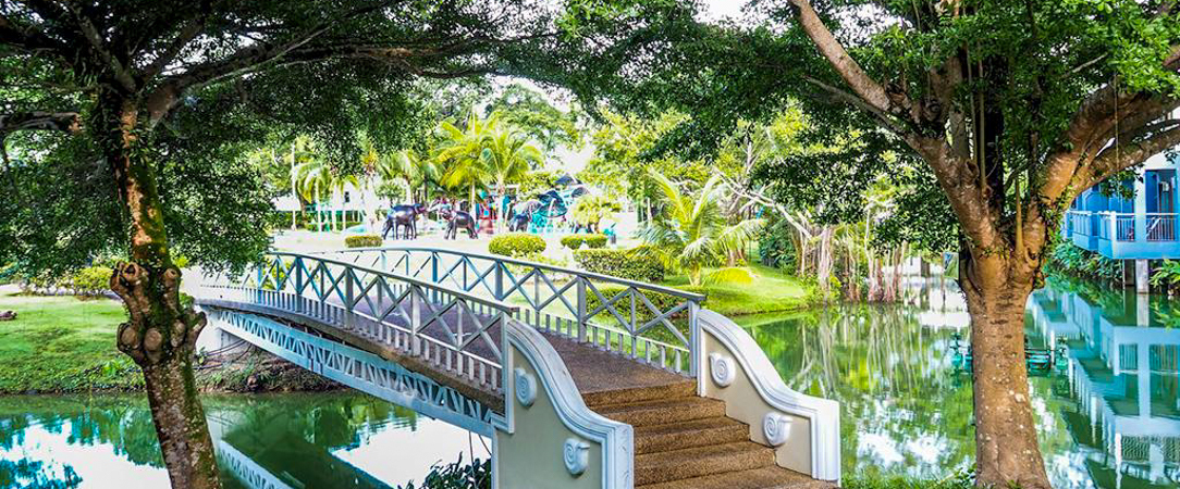 Emerald Beach Resort & Spa Khao Lak ★★★★★ - Élégance & hospitalité thaïlandaises au bord d'eaux émeraude. - Khao Lak, Thaïlande