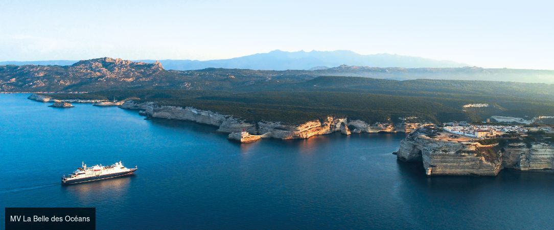 Grand tour de Corse, l'île de beauté révèle ses trésors - Croisière de 7 nuits autour de la Corse, entre citadelles perchées, calanques spectaculaires et traditions insulaires. - Corse, France
